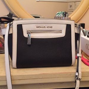 Used Micheal Kors Satchel